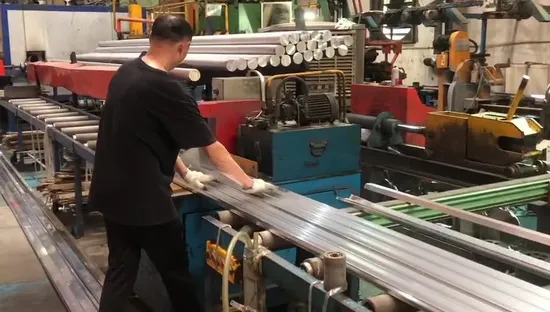 Estrusione industriale di alluminio per semiconduttori ed elettronica di potenza a pinne dense